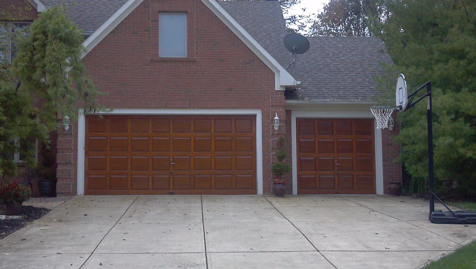 The-Paint-Butler-Columbus-Ohio-Garage-Door-Restoration-Worthington-After